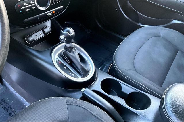 2017 Kia Soul + Automatic - 22988785 - 31