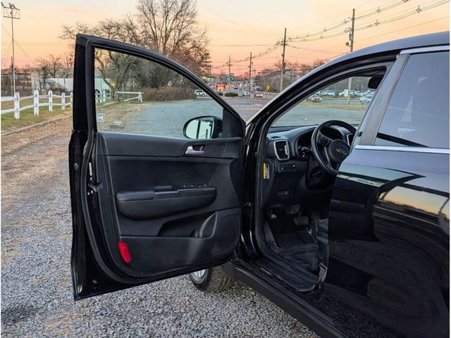 2017 Kia Sportage LX AWD - 22957632 - 8