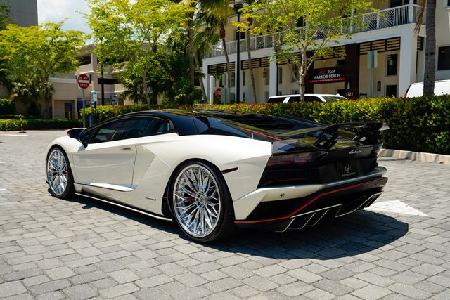 2017 Lamborghini Aventador S Coupe - 23026634 - 19