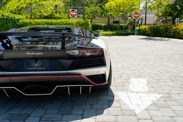 2017 Lamborghini Aventador S Coupe - 23026634 - 25