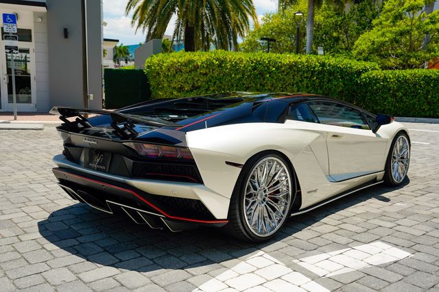 2017 Lamborghini Aventador S Coupe - 23026634 - 26