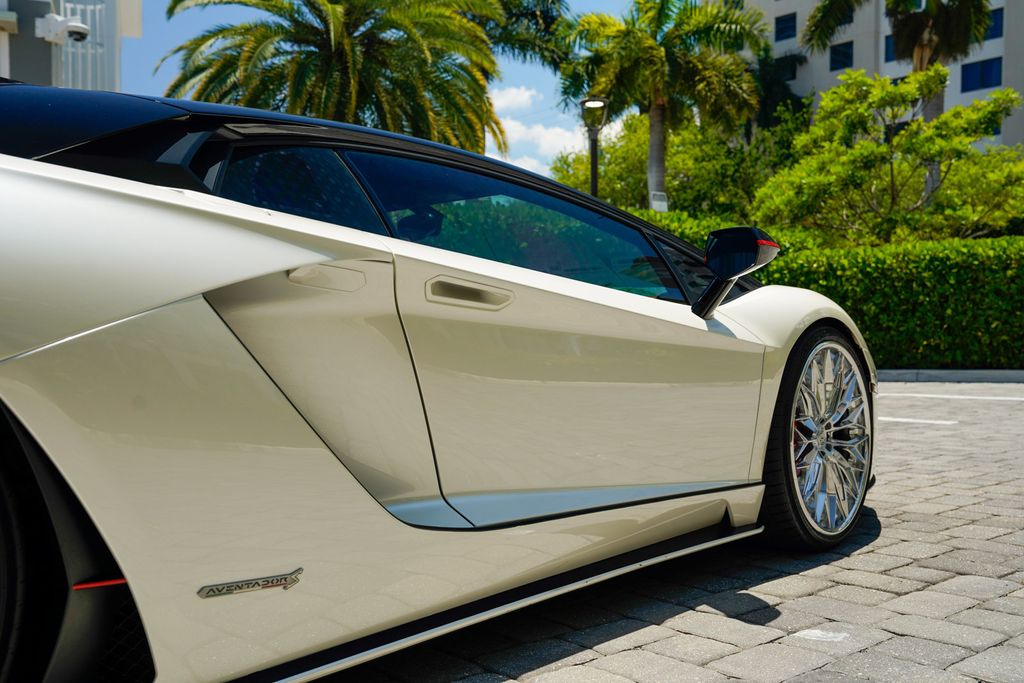 2017 Lamborghini Aventador S Coupe - 23026634 - 28