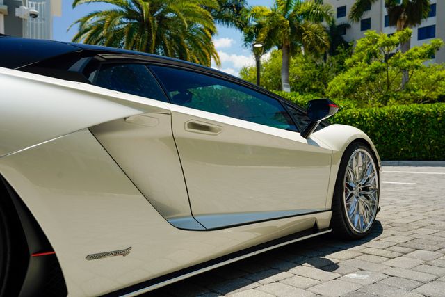 2017 Lamborghini Aventador S Coupe - 23026634 - 28
