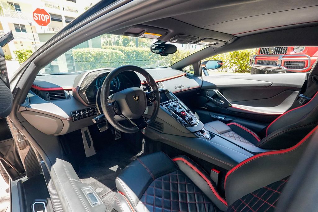 2017 Lamborghini Aventador S Coupe - 23026634 - 2