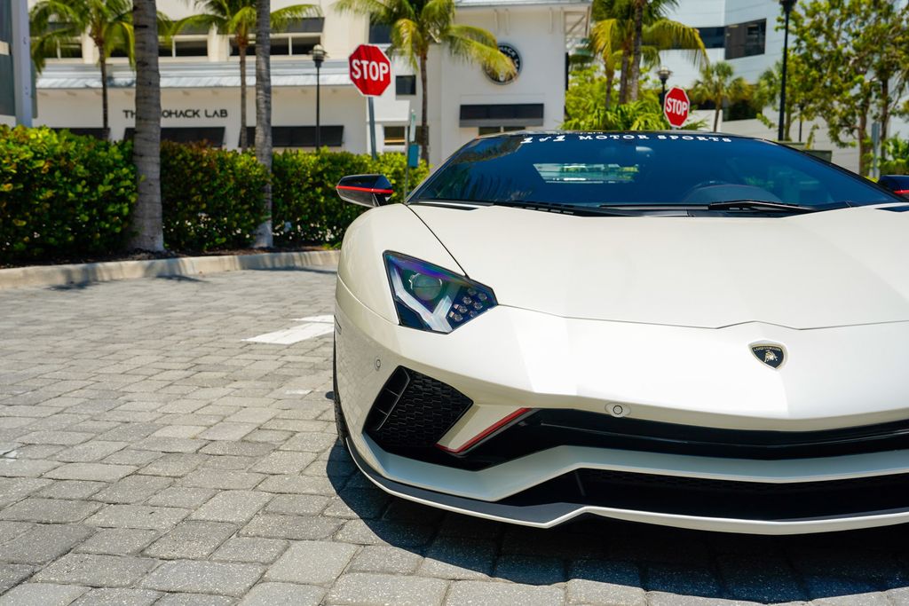 2017 Lamborghini Aventador S Coupe - 23026634 - 5