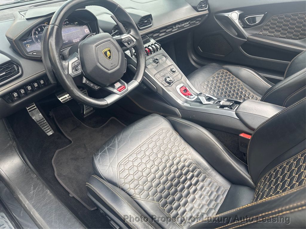 Lamborghini Huracan photo 9