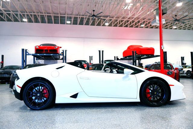 2017 Lamborghini HURACAN LP580 Spyder WHITE...17,780 Miles...LP580-2 Spyder - 22976797 - 10