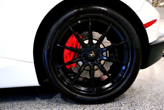 2017 Lamborghini HURACAN LP580 Spyder WHITE...17,780 Miles...LP580-2 Spyder - 22976797 - 37