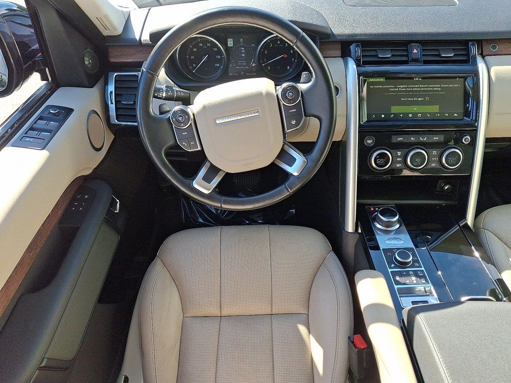 2017 Land Rover Discovery HSE photo 13