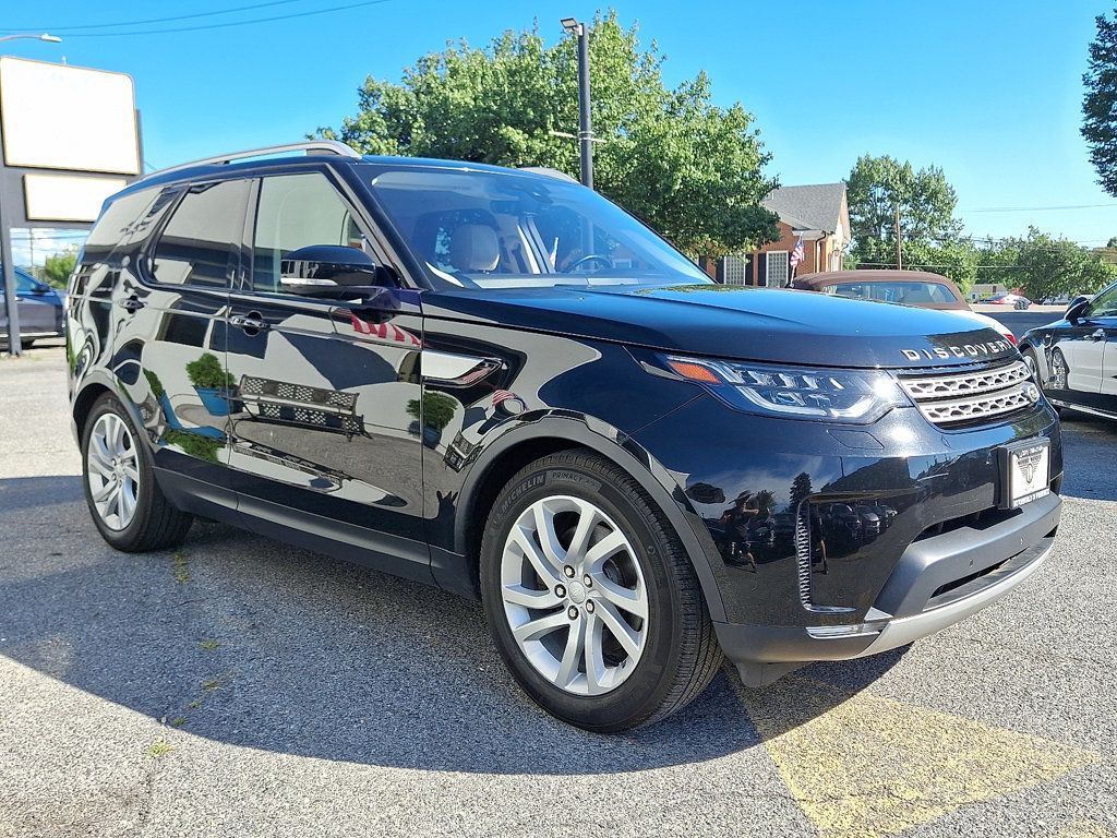 2017 Land Rover Discovery HSE photo 3
