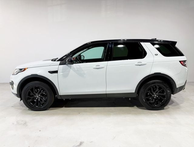 2017 Land Rover Discovery Sport SE photo 4