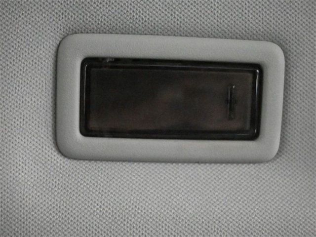 2017 Land Rover Discovery Sport SE - 22927882 - 11