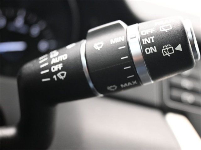 2017 Land Rover Discovery Sport SE - 22927882 - 24