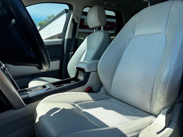 2017 Land Rover Discovery Sport SE - 23028675 - 13