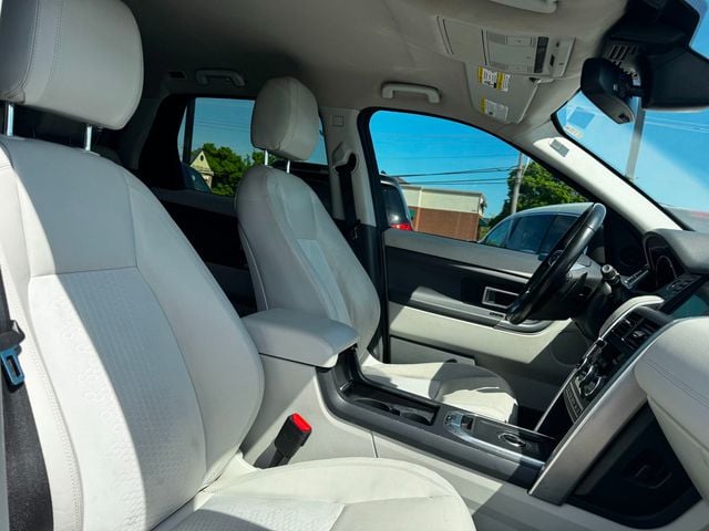 2017 Land Rover Discovery Sport SE - 23028675 - 19