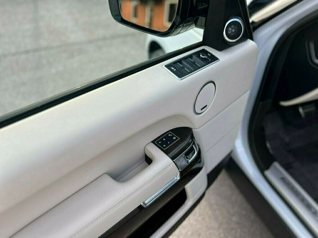 2017 Land Rover Range Rover Fully Loaded with a CLEAN TITLE!!  - 22946011 - 10