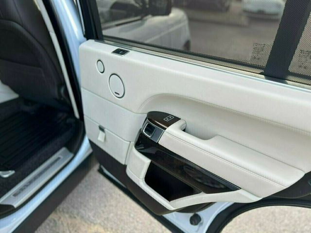 2017 Land Rover Range Rover Fully Loaded with a CLEAN TITLE!!  - 22946011 - 17