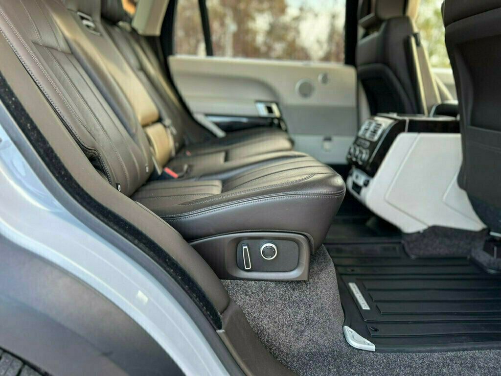 2017 Land Rover Range Rover Fully Loaded with a CLEAN TITLE!!  - 22946011 - 18
