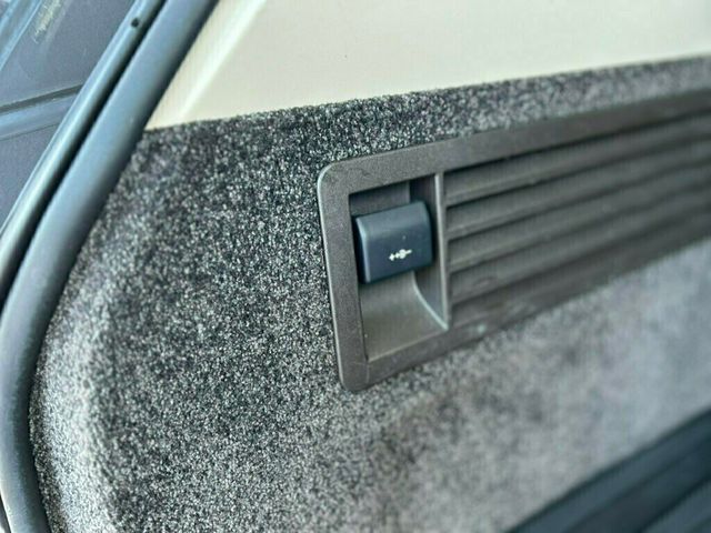 2017 Land Rover Range Rover Fully Loaded with a CLEAN TITLE!!  - 22946011 - 28