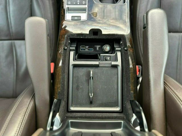 2017 Land Rover Range Rover Fully Loaded with a CLEAN TITLE!!  - 22946011 - 37