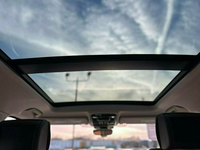 2017 Land Rover Range Rover Fully Loaded with a CLEAN TITLE!!  - 22946011 - 38