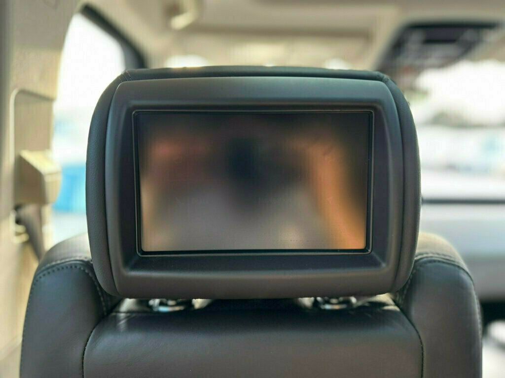 2017 Land Rover Range Rover Fully Loaded with a CLEAN TITLE!!  - 22946011 - 39