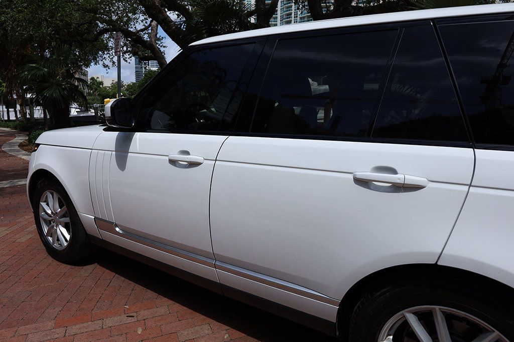 2017 Land Rover Range Rover Base photo 18