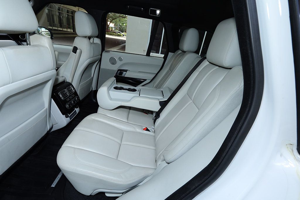 2017 Land Rover Range Rover Base photo 24