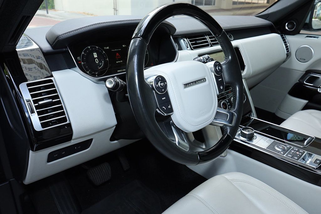 2017 Land Rover Range Rover Base photo 27