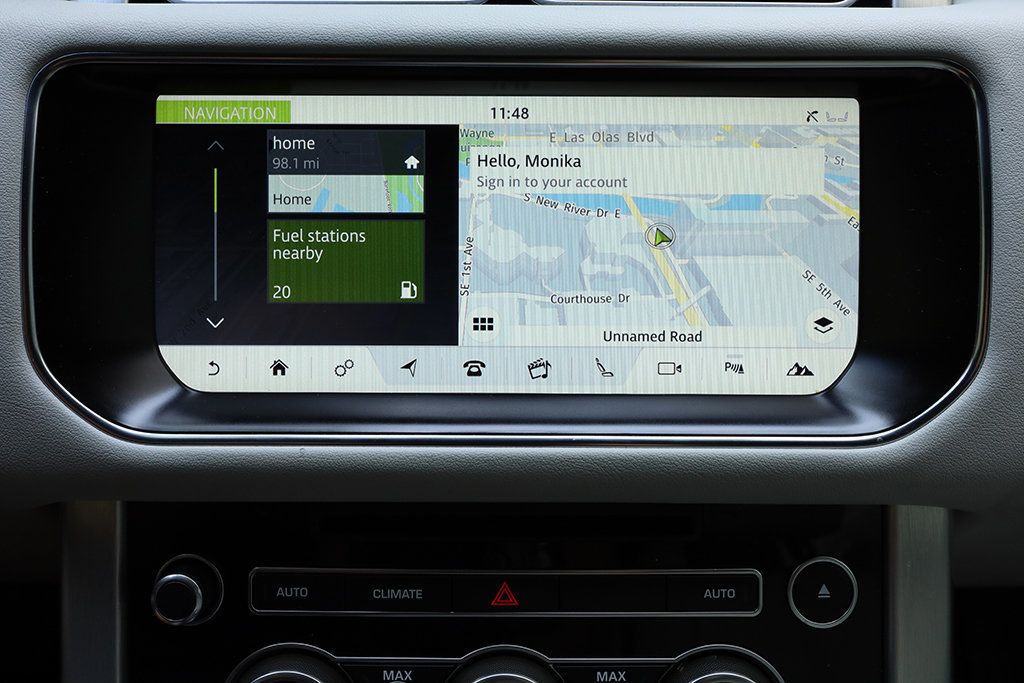 2017 Land Rover Range Rover Base photo 34