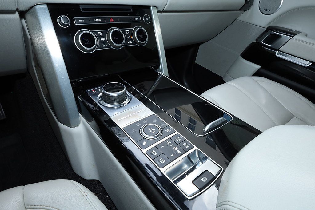 2017 Land Rover Range Rover Base photo 39