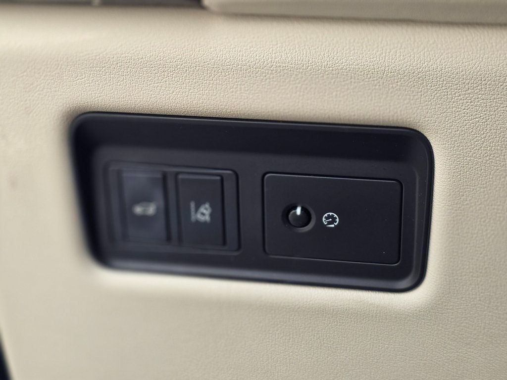 2017 Land Rover Range Rover V8 Supercharged LWB - 22974406 - 43