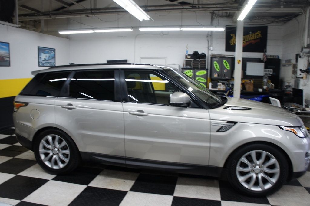 2017 Land Rover Range Rover Sport HSE photo 13