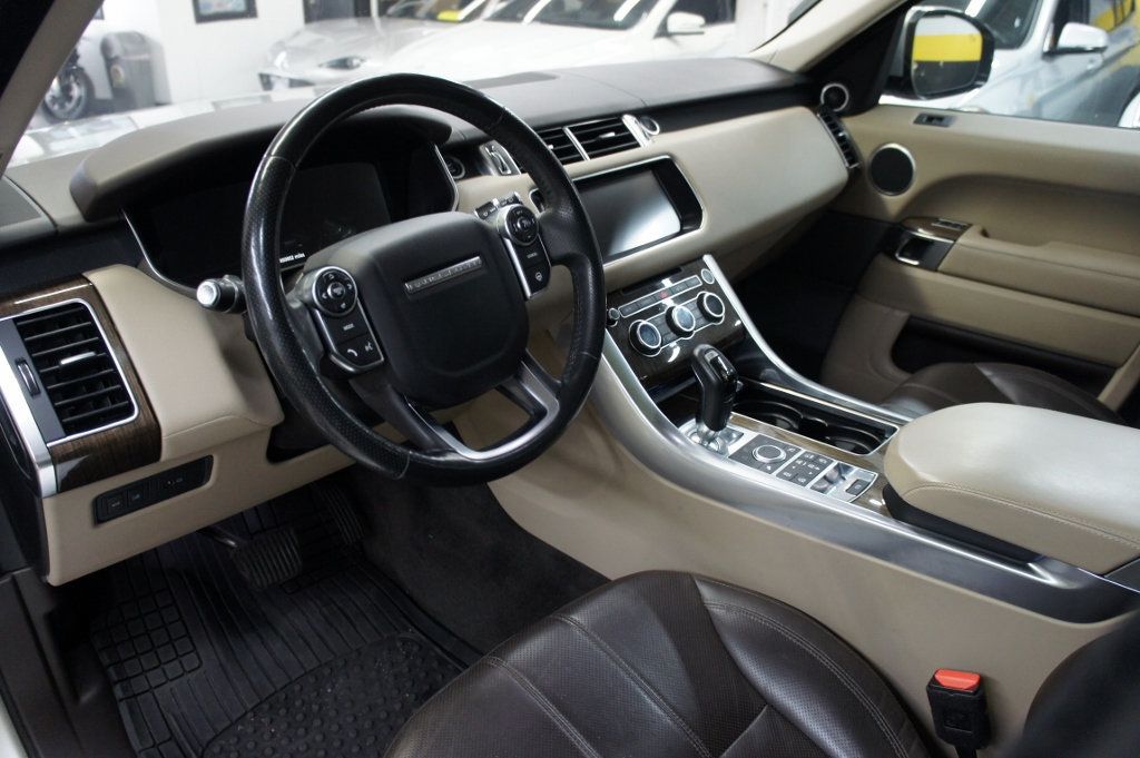 2017 Land Rover Range Rover Sport HSE photo 4