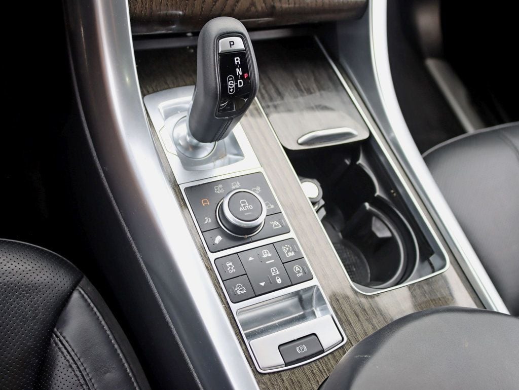 2017 Land Rover Range Rover Sport SuperCharged photo 21