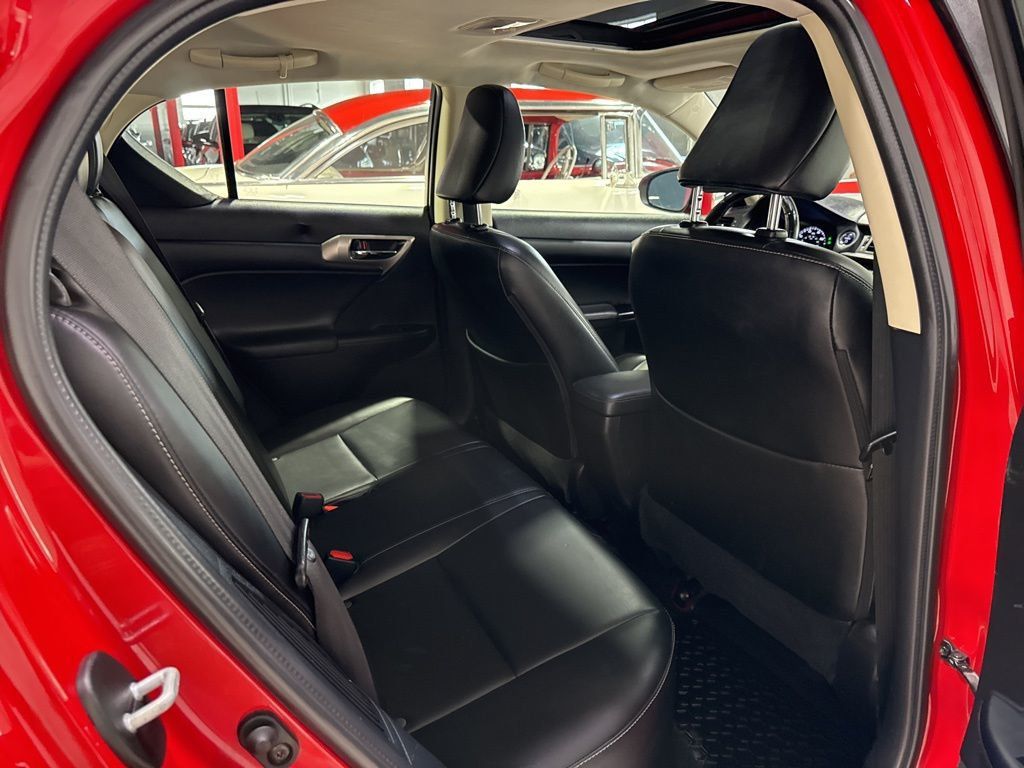 2017 Lexus CT CT 200h FWD - 22990398 - 39