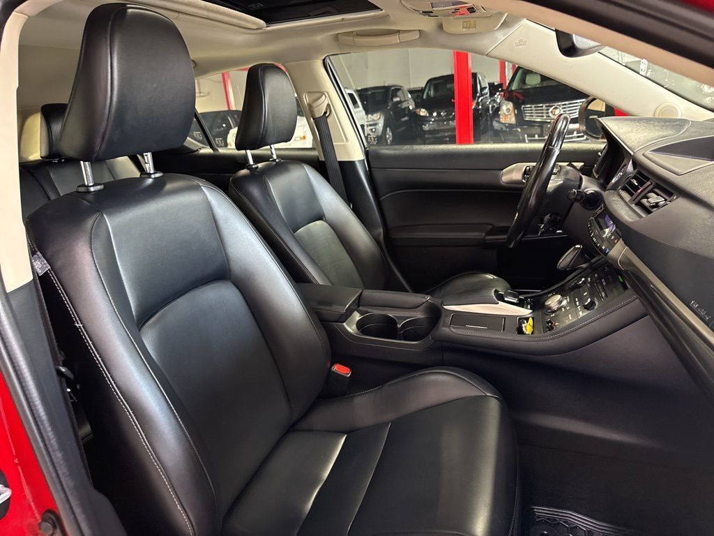 2017 Lexus CT CT 200h FWD - 22990398 - 44