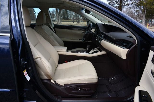 2017 Lexus ES ES 350 Sedan - 22971259 - 28