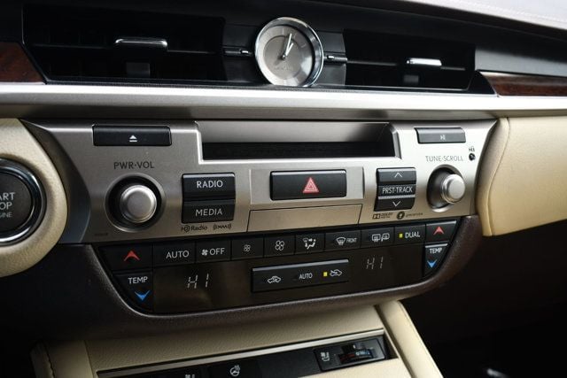 2017 Lexus ES ES 350 Sedan - 22971259 - 37