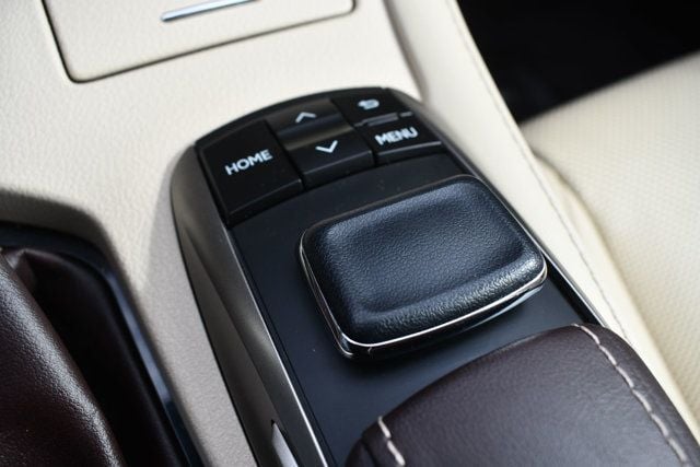 2017 Lexus ES ES 350 Sedan - 22971259 - 44