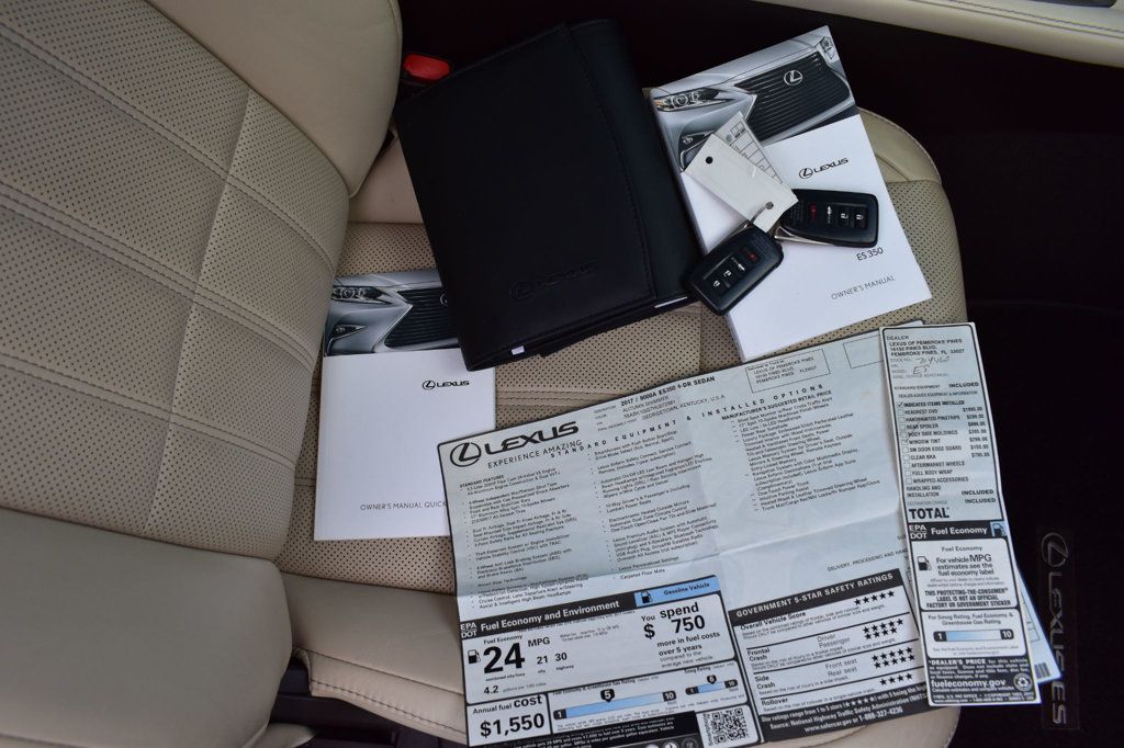 2017 Lexus ES 350 photo 13