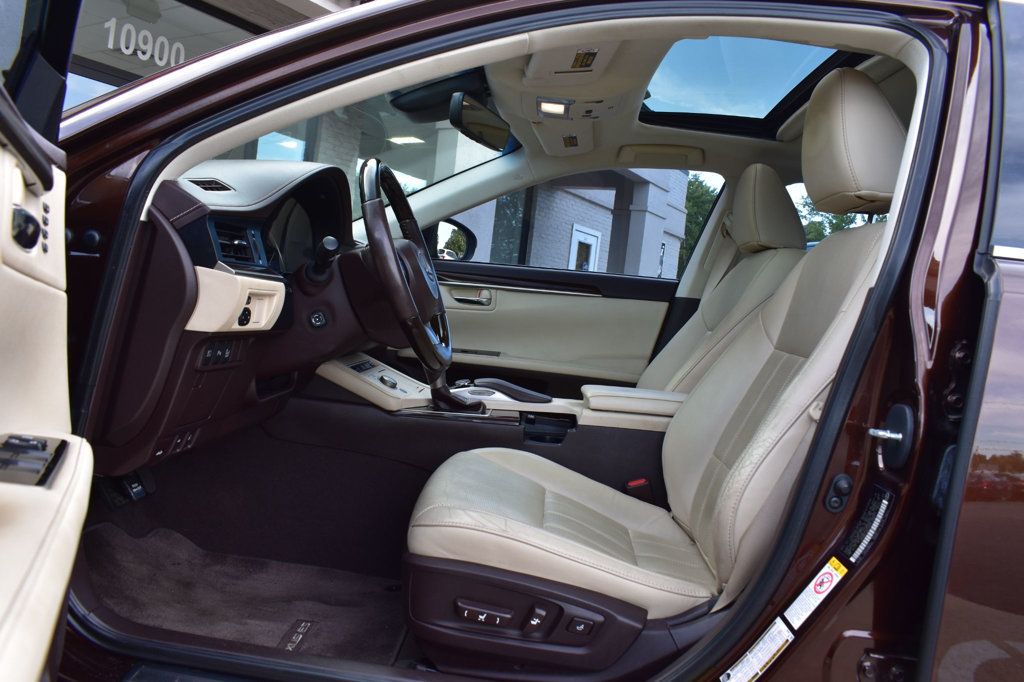 2017 Lexus ES 350 photo 14