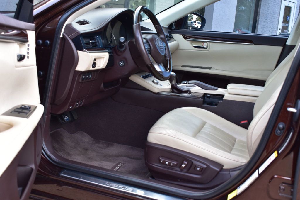 2017 Lexus ES 350 photo 16