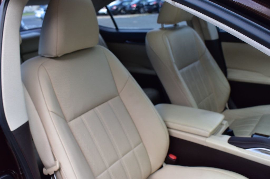 2017 Lexus ES 350 photo 18