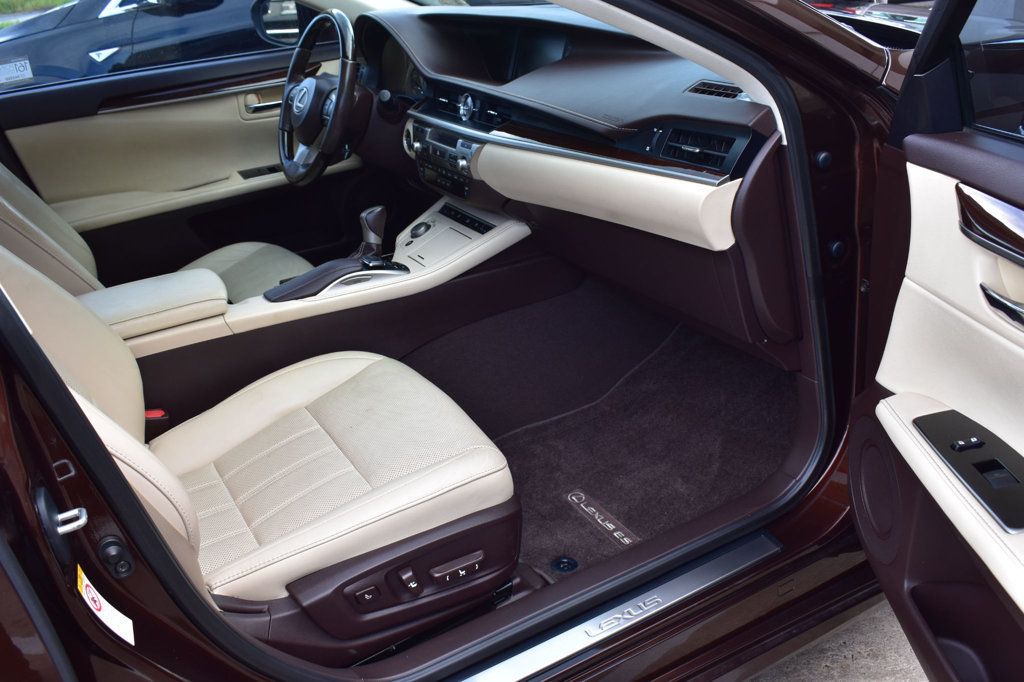 2017 Lexus ES 350 photo 19