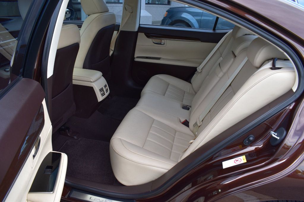 2017 Lexus ES 350 photo 20