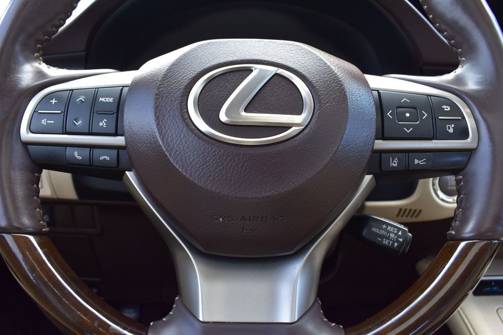 2017 Lexus ES 350 photo 24