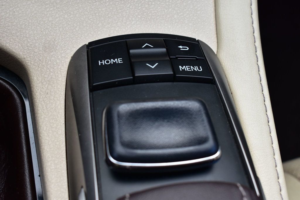 2017 Lexus ES 350 photo 44