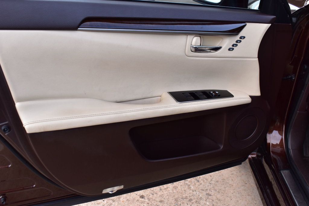 2017 Lexus ES 350 photo 49