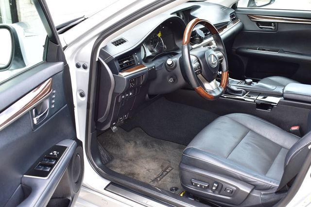 2017 Lexus ES ES 350 Sedan - 22983848 - 14